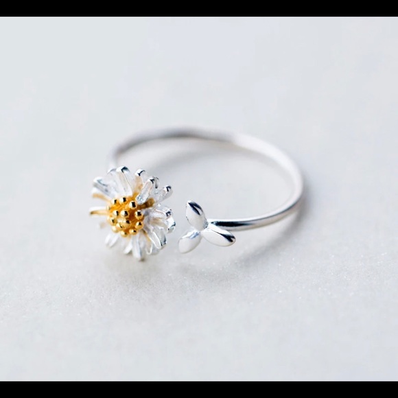 —SOLD— Silver daisy jewelry set 🌼✨🤩💫 - Picture 2 of 6